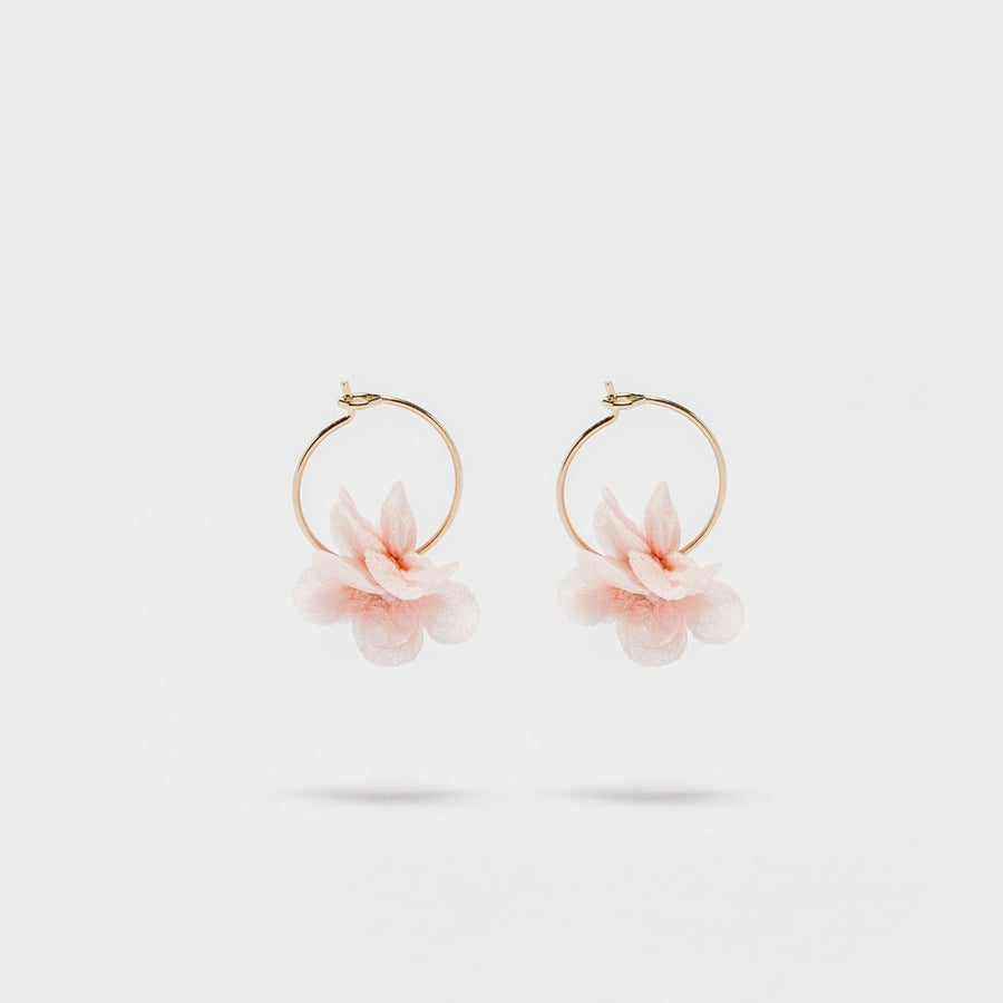 Boucles d'oreilles Poppy, créole plaquée or et fleur en soie rose