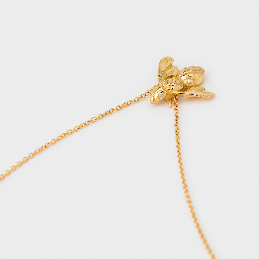 Bee necklace in 18 carat gold 