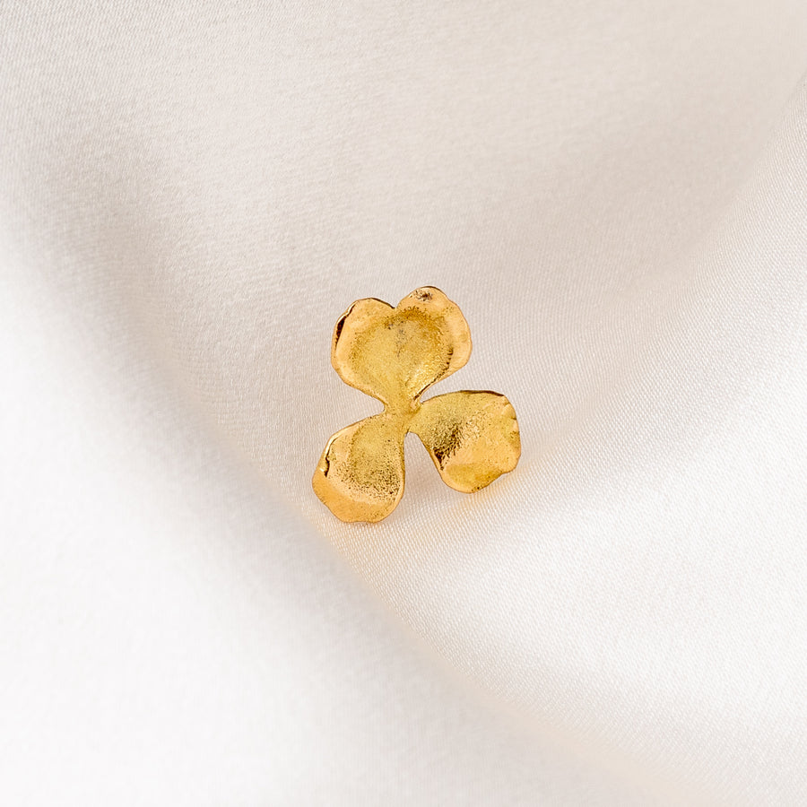 18K gold clover pin