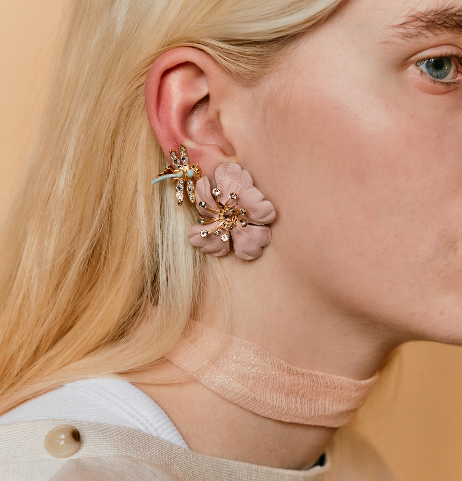 PAUL LEATHER CLIP EARRINGS PINK LEATHER