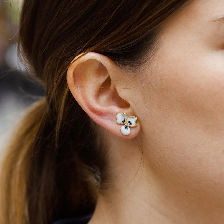 PENDIENTES DE TRÉBOL BLANCO Y NEGRO